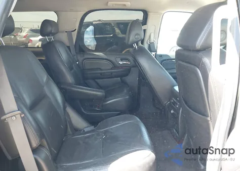 2008 Cadillac Escalade Standard z USA, uszkodzony, nr VIN 1GYEC63858R217384